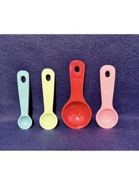 pioneer woman measuring spoons